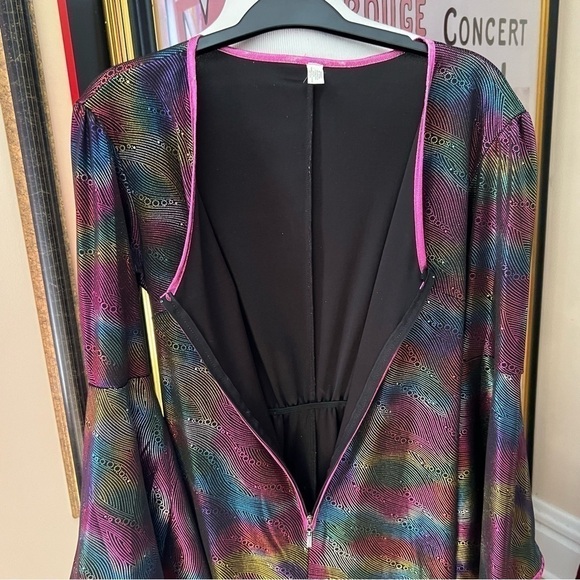 Costume USA: 70's Metallic Rainbow Bell Bottom, Bell Sleeve Front Zip Jumpsuit - Picture 4 of 10